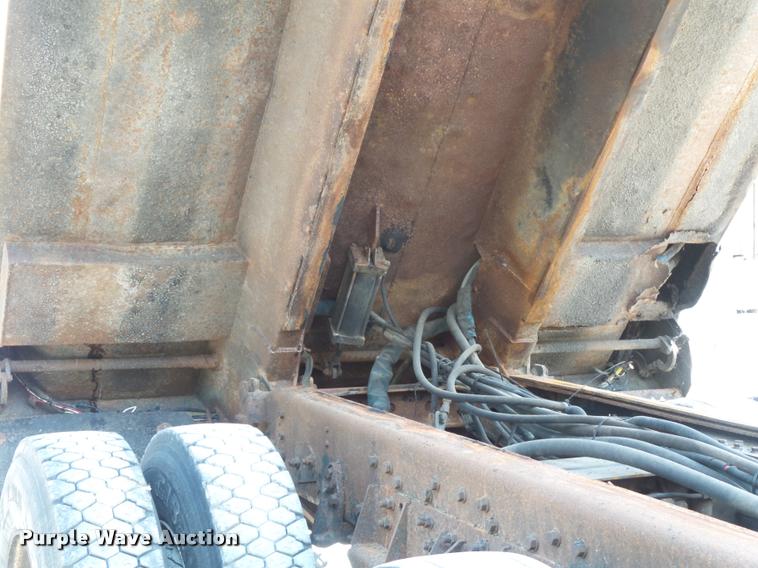 image for item K7639 2002 International F2554 dump truck