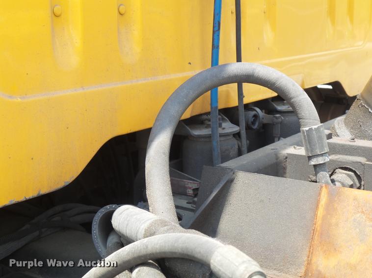 image for item K7639 2002 International F2554 dump truck