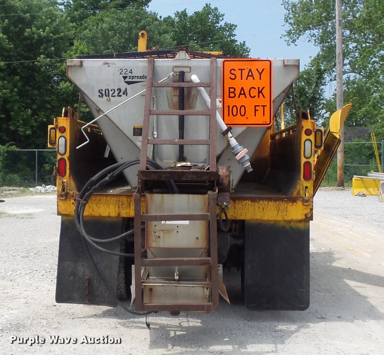 image for item K7640 2002 International 4900 Crew Cab dump truck