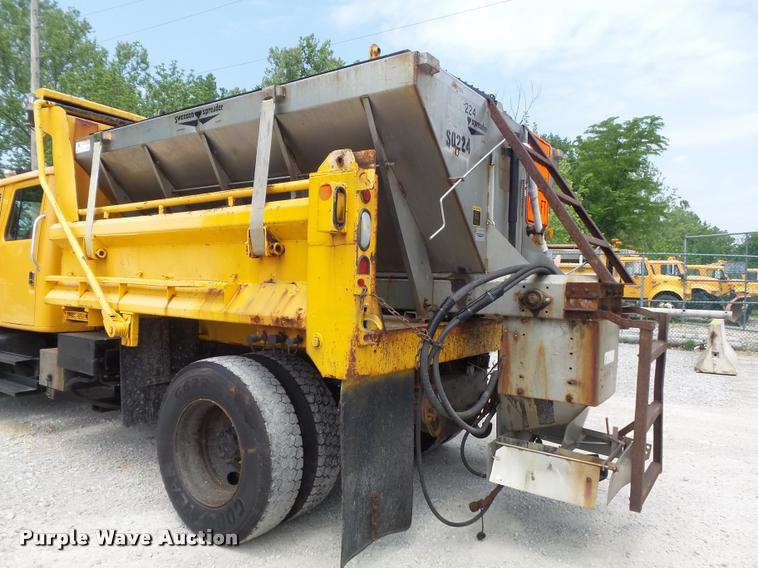 image for item K7640 2002 International 4900 Crew Cab dump truck