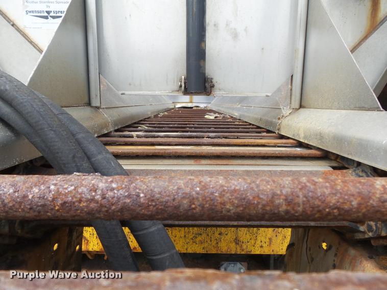 image for item K7640 2002 International 4900 Crew Cab dump truck