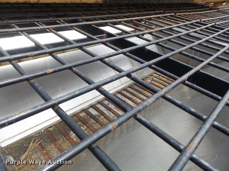 image for item K7640 2002 International 4900 Crew Cab dump truck