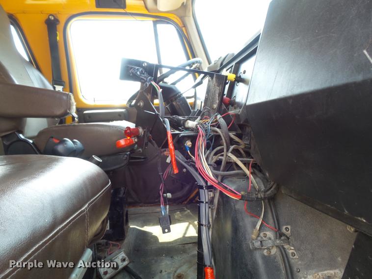 image for item K7640 2002 International 4900 Crew Cab dump truck