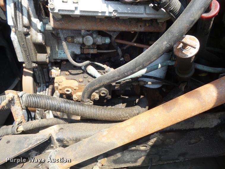 image for item K7640 2002 International 4900 Crew Cab dump truck