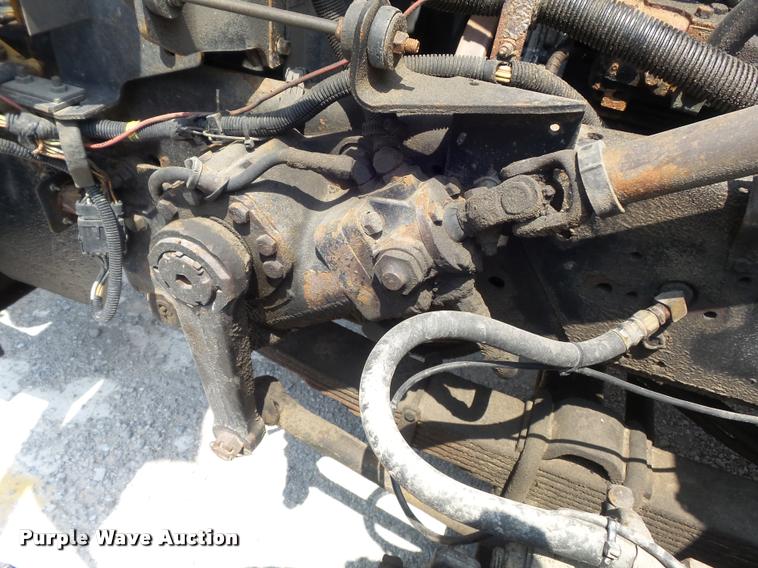 image for item K7640 2002 International 4900 Crew Cab dump truck