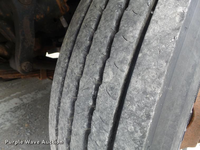 image for item K7641 2000 International 4900 Crew Cab dump truck