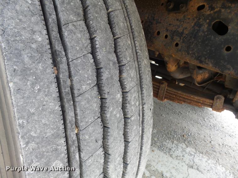 image for item K7641 2000 International 4900 Crew Cab dump truck