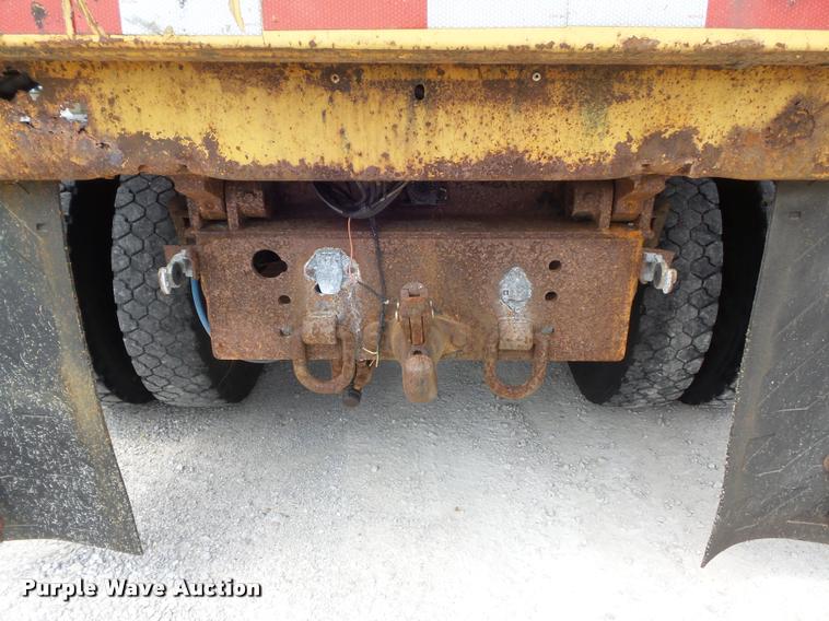 image for item K7641 2000 International 4900 Crew Cab dump truck