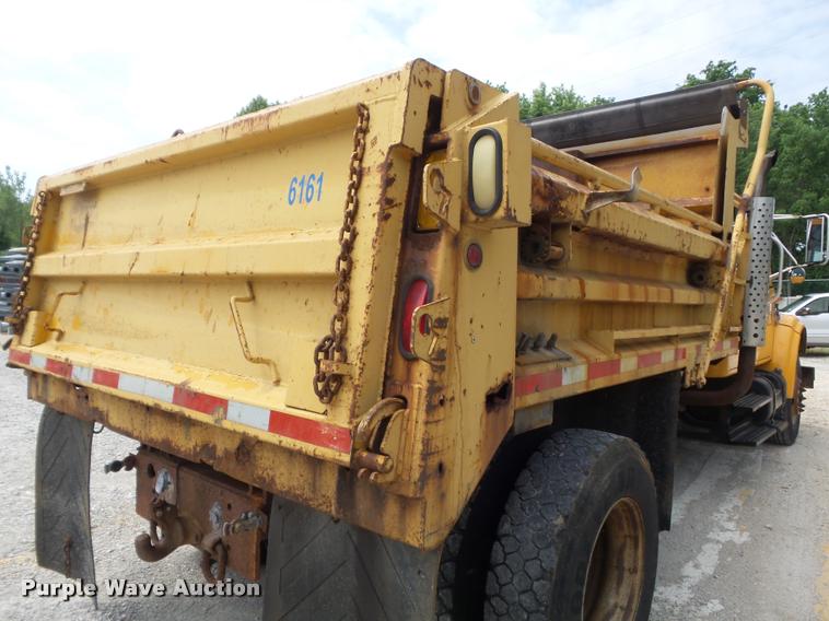 image for item K7641 2000 International 4900 Crew Cab dump truck
