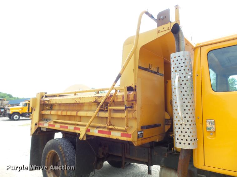 image for item K7641 2000 International 4900 Crew Cab dump truck
