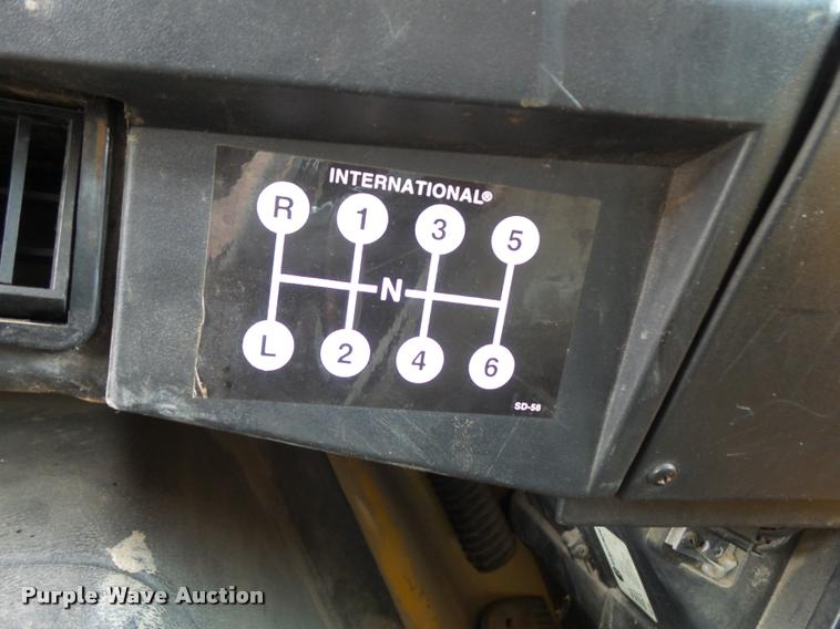 image for item K7641 2000 International 4900 Crew Cab dump truck