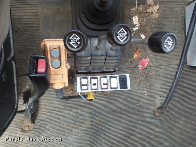 image for item K7641 2000 International 4900 Crew Cab dump truck