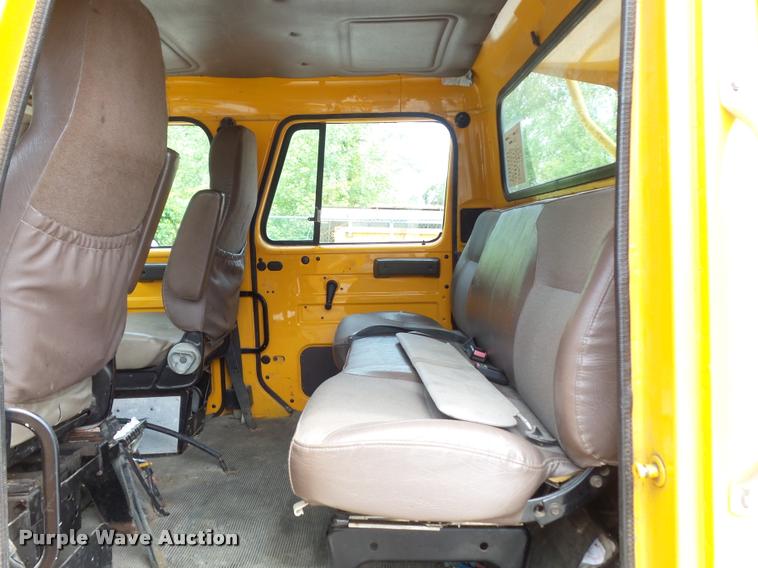 image for item K7641 2000 International 4900 Crew Cab dump truck