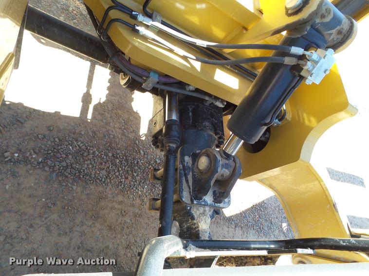 image for item L1520 2013 Caterpillar TL943C telehandler