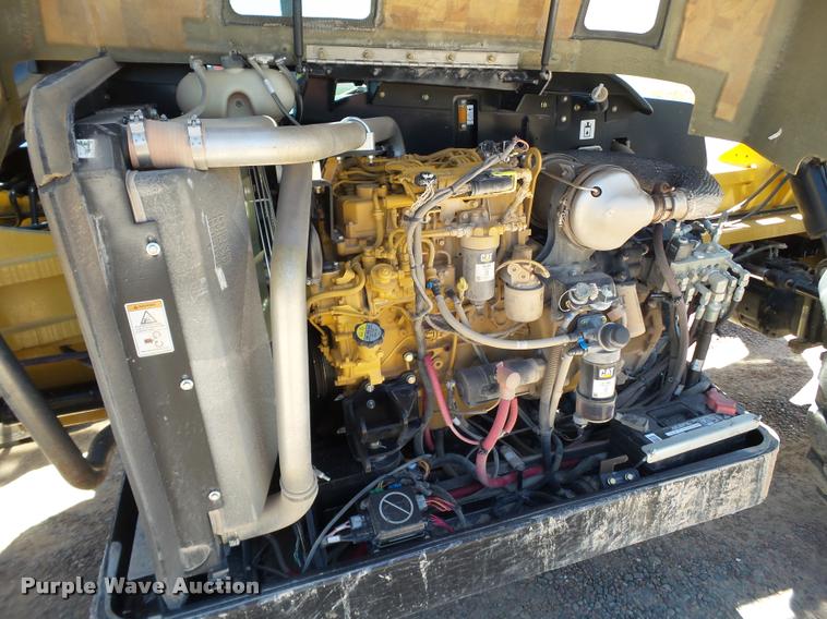 image for item L1520 2013 Caterpillar TL943C telehandler