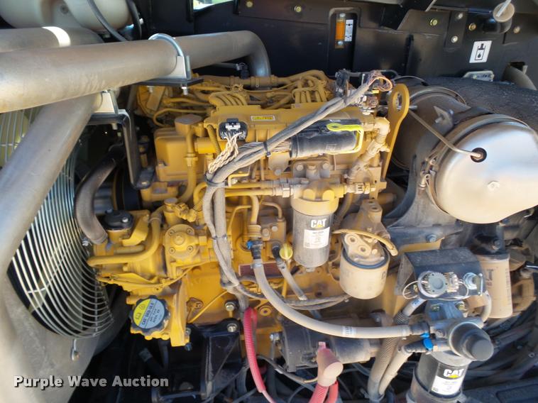 image for item L1520 2013 Caterpillar TL943C telehandler