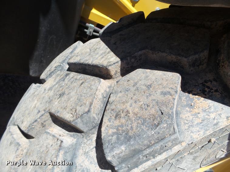 image for item L1520 2013 Caterpillar TL943C telehandler