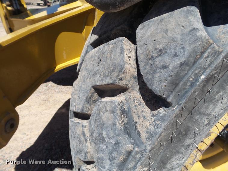 image for item L1520 2013 Caterpillar TL943C telehandler