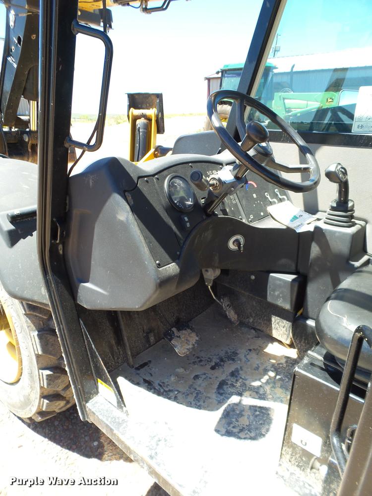 image for item L1520 2013 Caterpillar TL943C telehandler