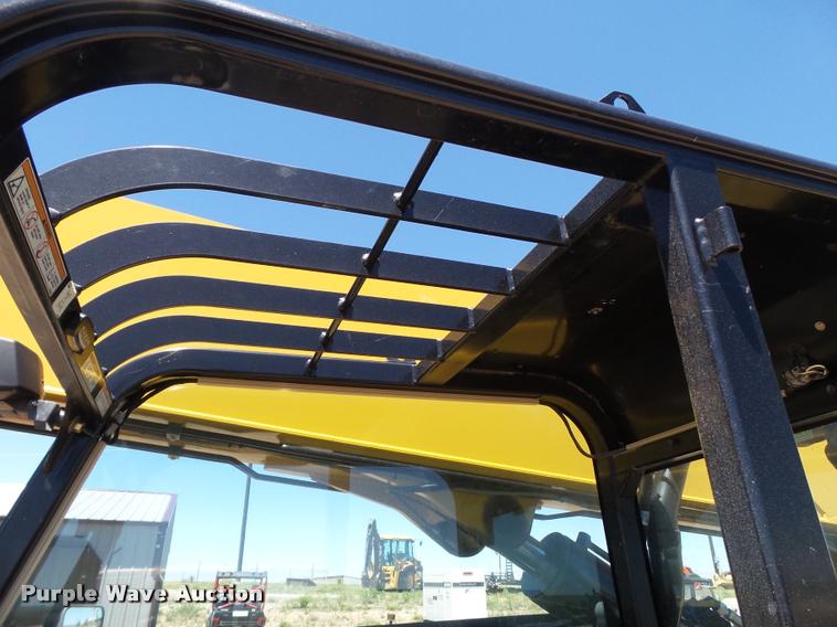 image for item L1520 2013 Caterpillar TL943C telehandler