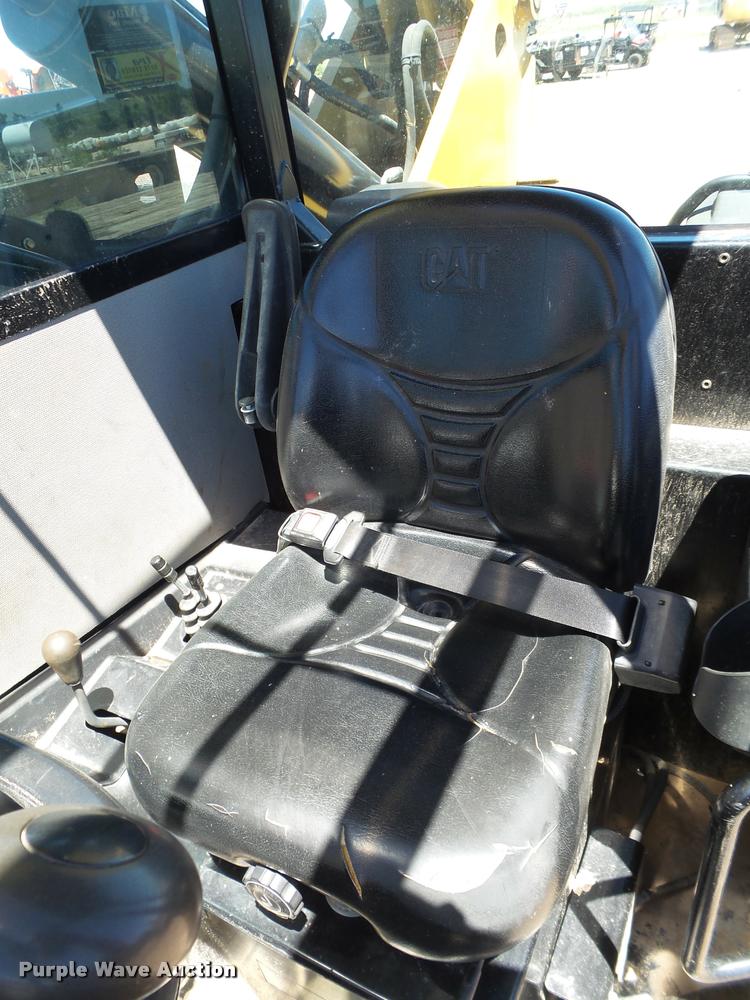 image for item L1520 2013 Caterpillar TL943C telehandler