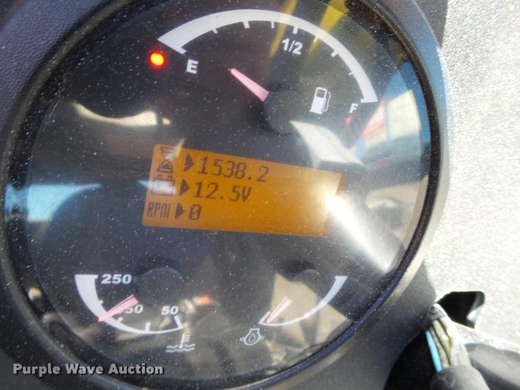 image for item L1520 2013 Caterpillar TL943C telehandler