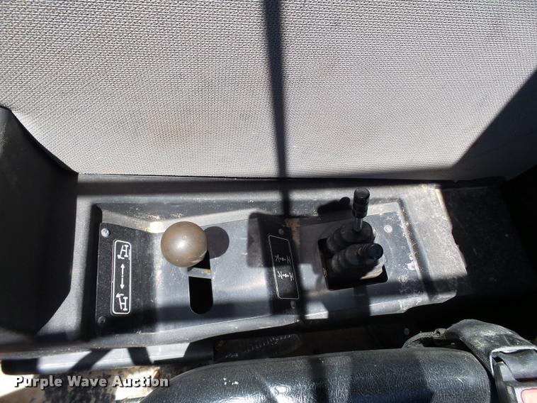 image for item L1520 2013 Caterpillar TL943C telehandler