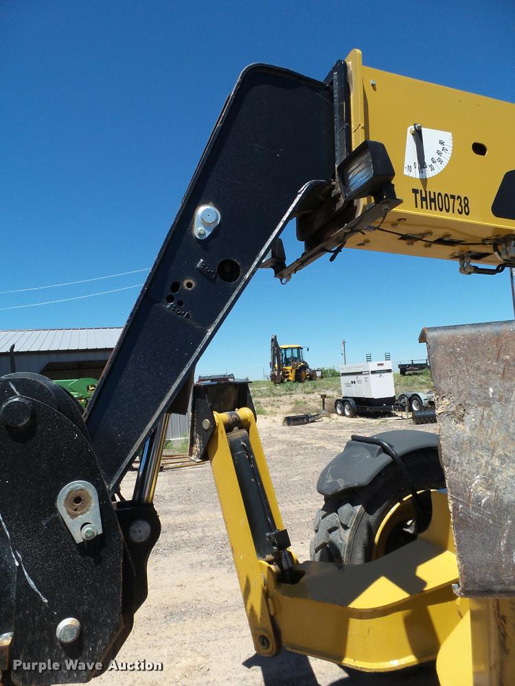 image for item L1520 2013 Caterpillar TL943C telehandler