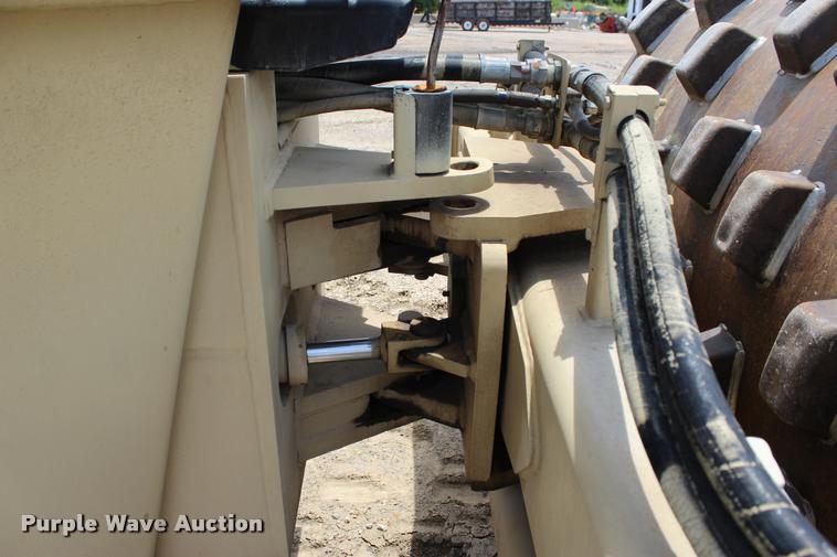 image for item L1968 1995 Ingersoll Rand SD100F Propac single drum vibratory roller