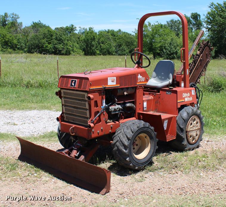 image for item L1976 1998 Ditch Witch 3700DD trencher