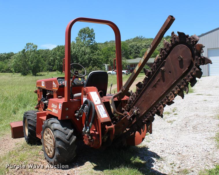 image for item L1976 1998 Ditch Witch 3700DD trencher