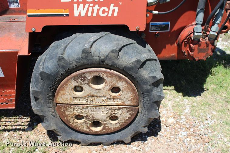 image for item L1976 1998 Ditch Witch 3700DD trencher