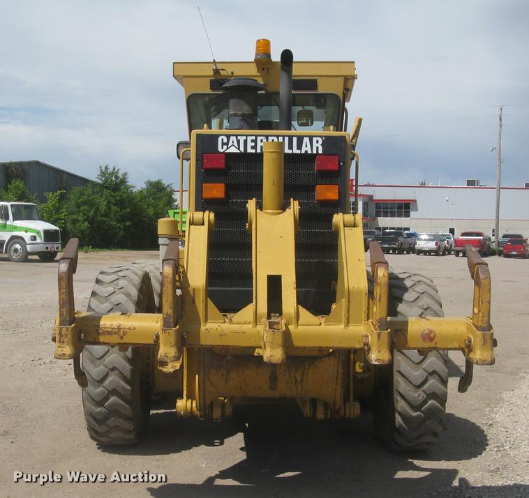 image for item L2333 2001 Caterpillar 140H motor grader