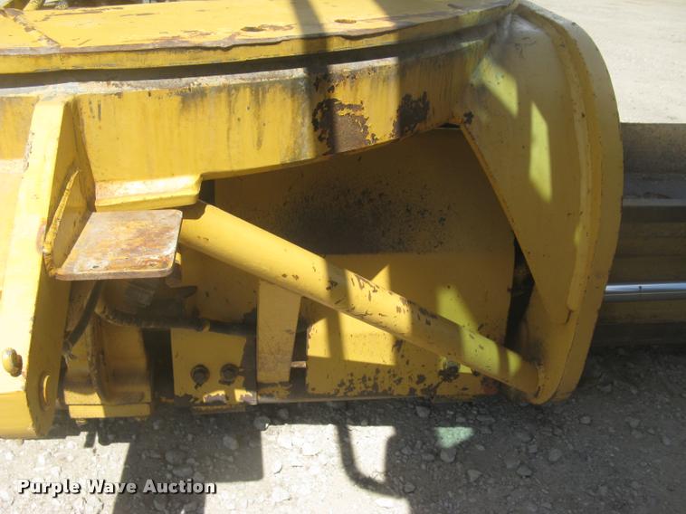image for item L2333 2001 Caterpillar 140H motor grader