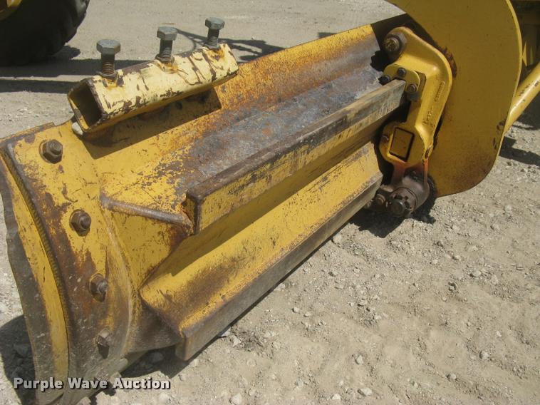 image for item L2333 2001 Caterpillar 140H motor grader