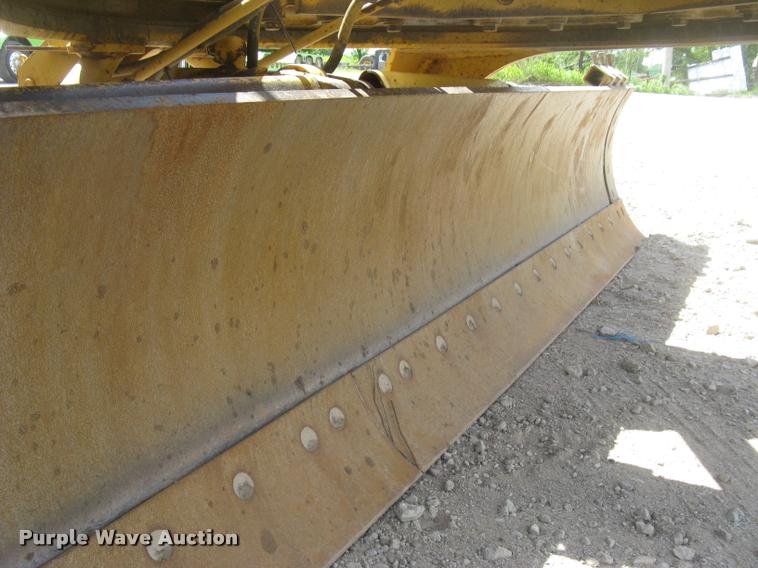 image for item L2333 2001 Caterpillar 140H motor grader