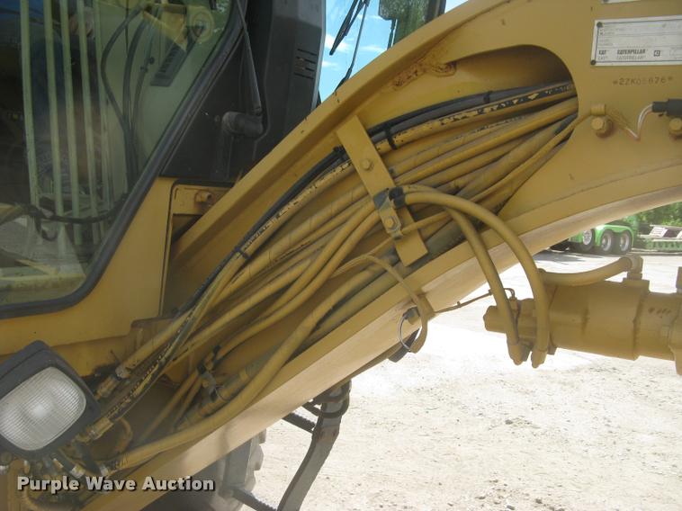 image for item L2333 2001 Caterpillar 140H motor grader