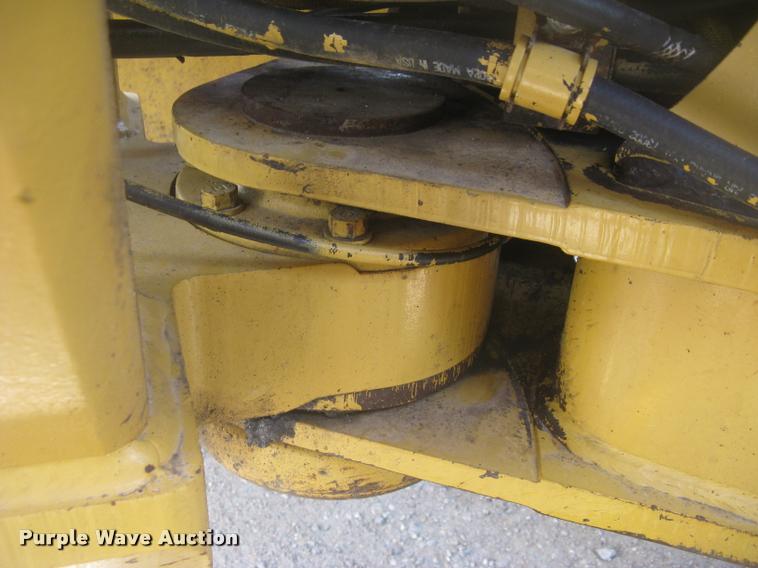 image for item L2333 2001 Caterpillar 140H motor grader