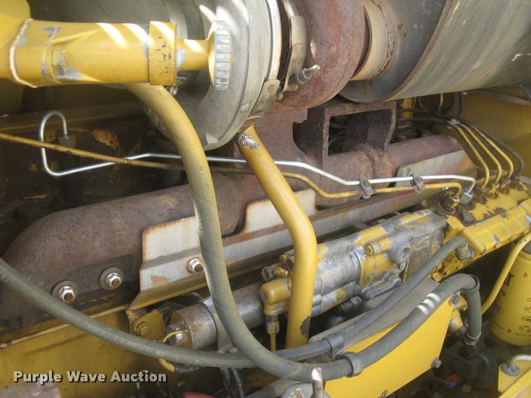 image for item L2333 2001 Caterpillar 140H motor grader