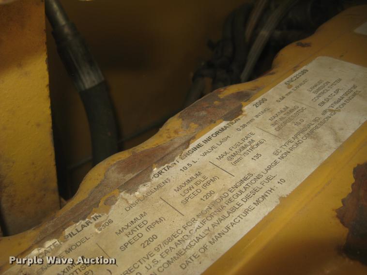 image for item L2333 2001 Caterpillar 140H motor grader