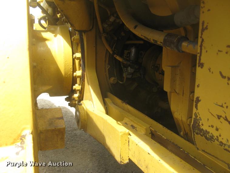 image for item L2333 2001 Caterpillar 140H motor grader