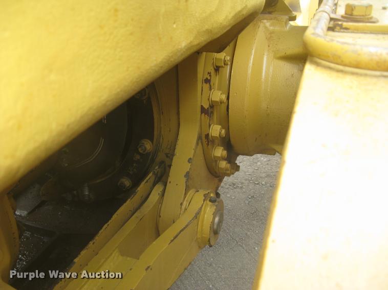 image for item L2333 2001 Caterpillar 140H motor grader