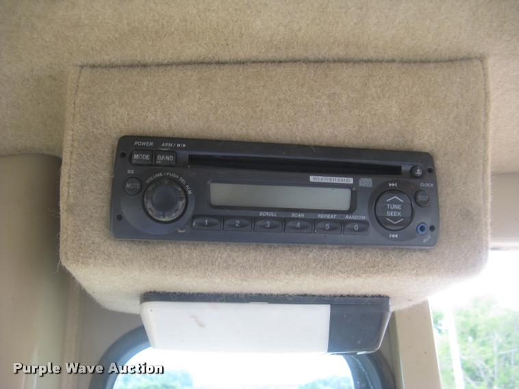 image for item L2333 2001 Caterpillar 140H motor grader