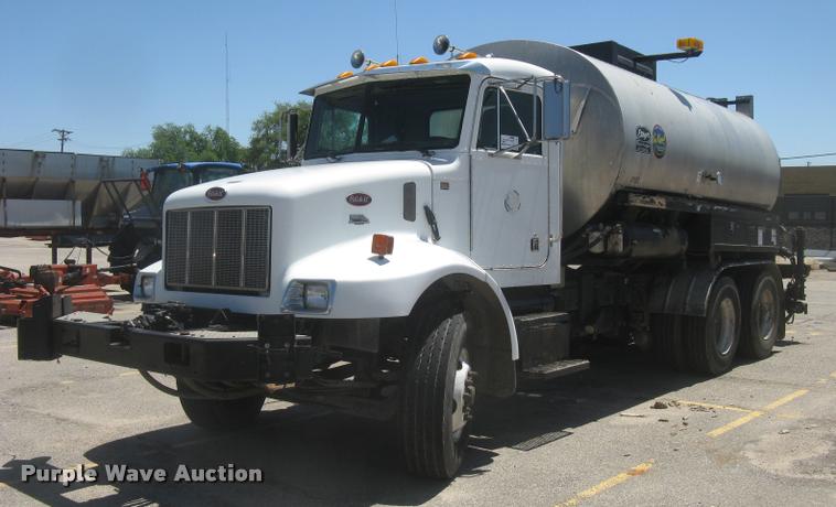 image for item L2340 2001 Peterbilt 330 asphalt distribution truck