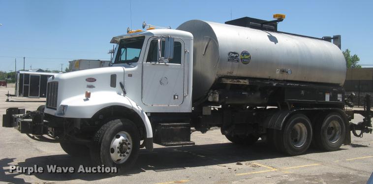 image for item L2340 2001 Peterbilt 330 asphalt distribution truck