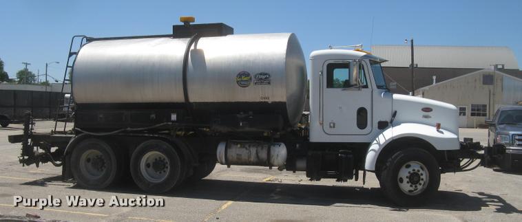 image for item L2340 2001 Peterbilt 330 asphalt distribution truck