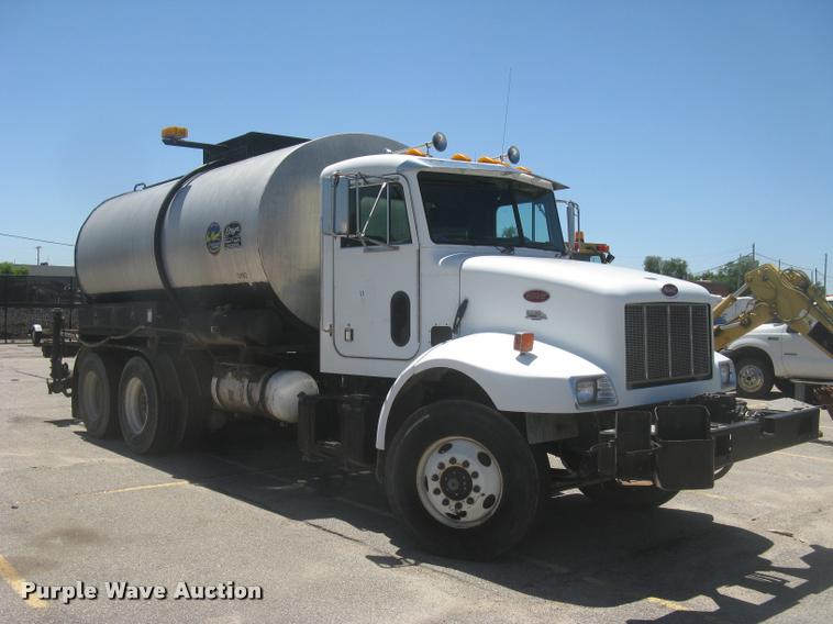 image for item L2340 2001 Peterbilt 330 asphalt distribution truck