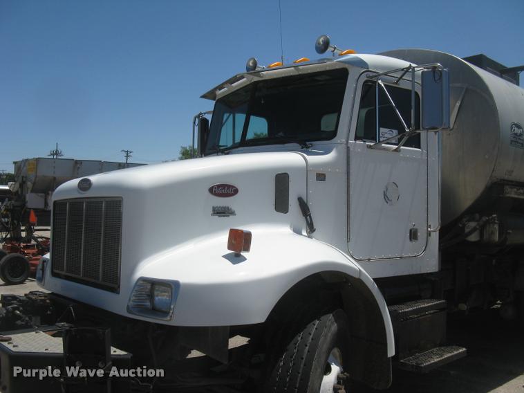 image for item L2340 2001 Peterbilt 330 asphalt distribution truck