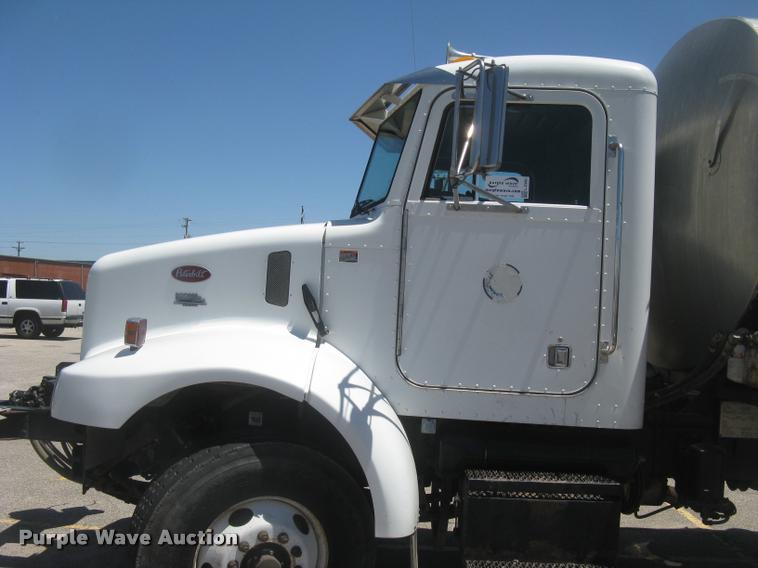 image for item L2340 2001 Peterbilt 330 asphalt distribution truck