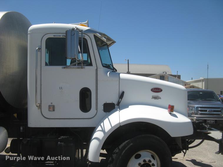 image for item L2340 2001 Peterbilt 330 asphalt distribution truck